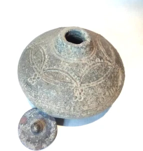 Korean Silla incised rounded pot with lid - Picture 1 of 12