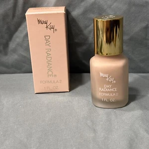 Mary Kay Day Radiance Formula 2 PORCELAIN IVORY #0125 NOS! - Picture 1 of 3