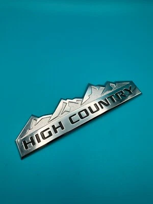 Logotipo insignia trasera emblema High Country Chevrolet Traverse 2018-2023 OEM 23233727 Foto 1 de 4
