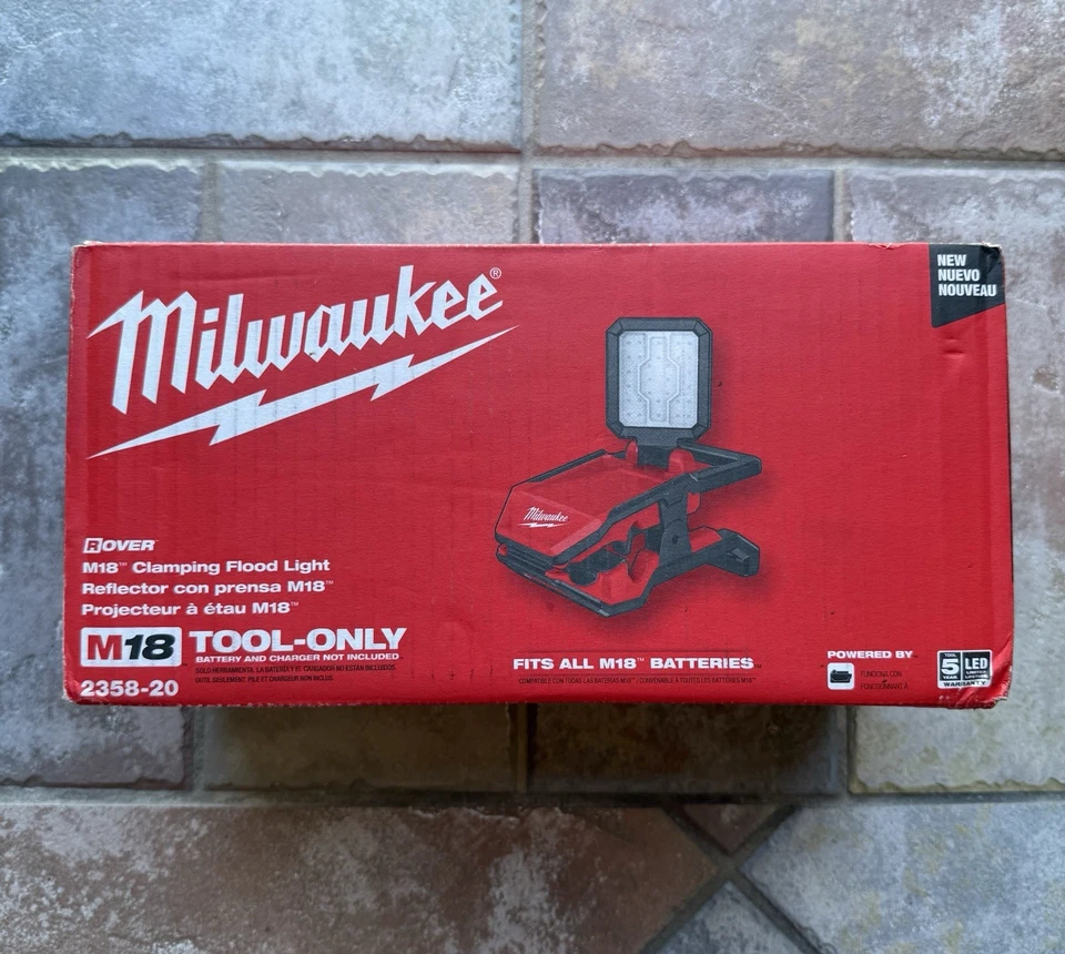 Milwaukee 2358-20 M18 18V ROVER 2000 Lumen Clamping Flood Light - Bare Tool