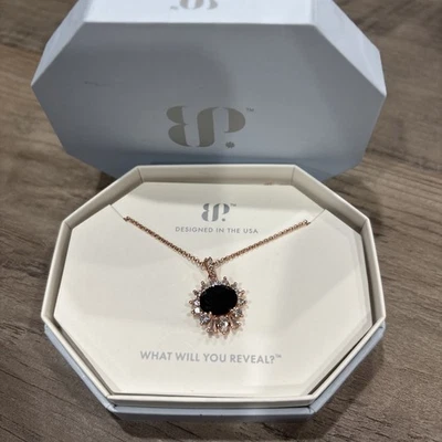 Collar Bomb Party enchapado en oro rosa con ónix negro Foto 1 de 4