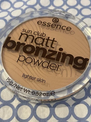 esssence sun club Matt bronzing powder 01 Natural lighter skin Large 15g New - Image 1 of 4