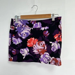 Urban Outfitters Archive lila Blumen Bengalin Minirock. Lila/Schwarz. Klein - Bild 1 von 4