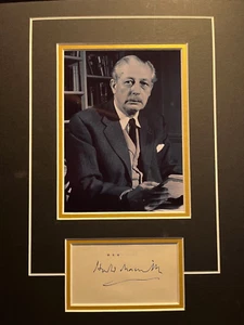 HAROLD MACMILLAN - CONSERVATIVE PRIME MINISTER - SIGNED B/W PHOTO DISPLAY - Picture 1 of 1