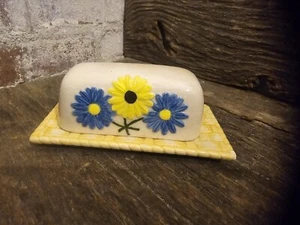 Vintage Ceramic 1/4 Pound Covered Butter Dish Hand Made And Painted USA 1976 - Picture 1 of 6