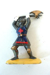 SOLDAT CHEVALIER MOYEN AGE JIM PLASTIQUE Ht 6 cm BON ÉTAT - Imagen 1 de 3