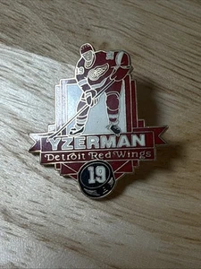Detroit Red Wings #19 Yzerman NHL Hockey Pin - Picture 1 of 3