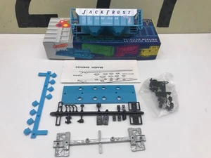 Roundhouse Ho Scale Jack Frost 2-Bay Covered Hopper #209 Unassembled NOS - Picture 1 of 3