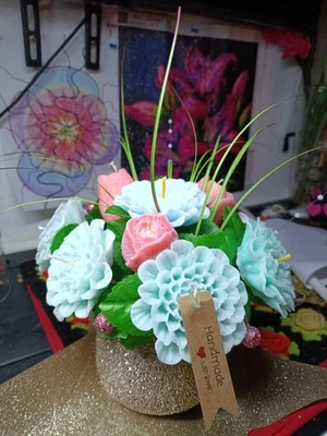 Handmade Kerzenstrauß mit Deko, Niedlich, Duftet, Blumen-Kerze, Natürliche Wachs - Bild 1 von 4