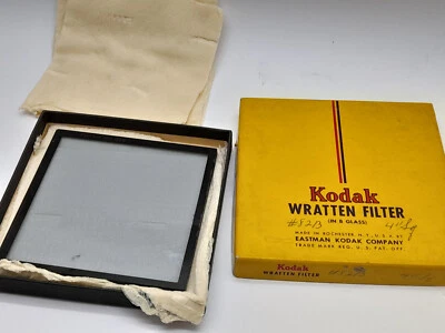 KODAK WRATTEN  82B 4X4" SQUARE GLASS MOTION PICTURE FILTER IN ITS BOX - Image 1 of 2