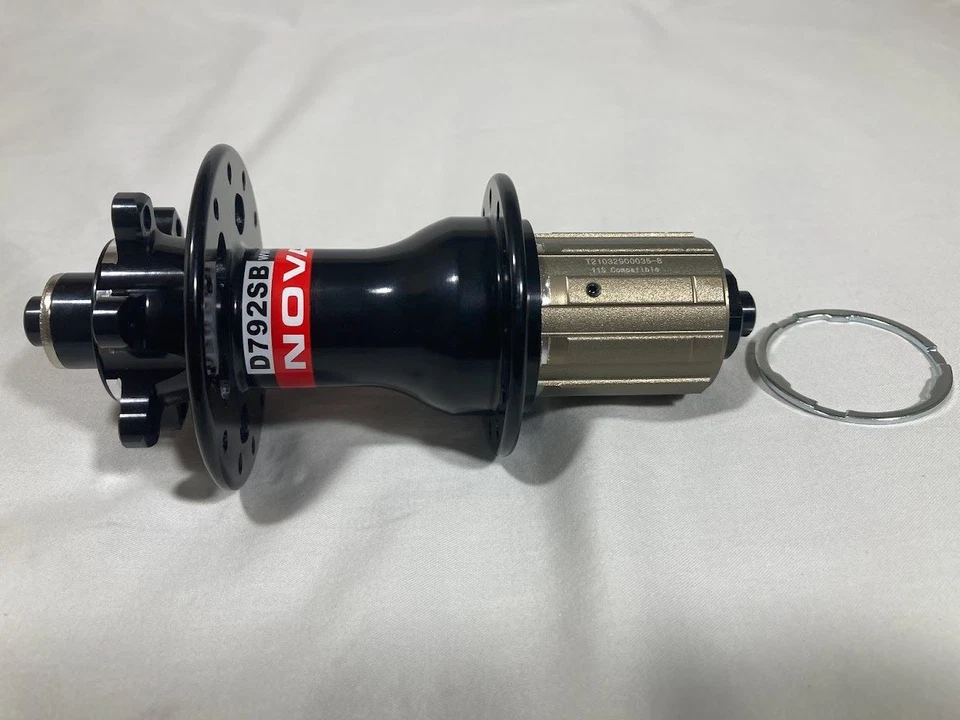 Disco cubo traseiro MTB Novatec D792SB-A4A-11S (135x5mm) preto com arruela de 1,5mm 32 furos - Imagem 1 de 4