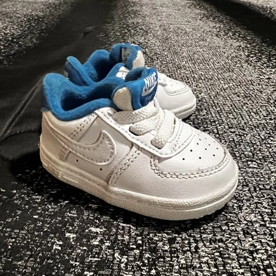 Boys sz2C Nike Force 1 Crib Baby Booties white with blue accents Shoes - Image 1 of 4