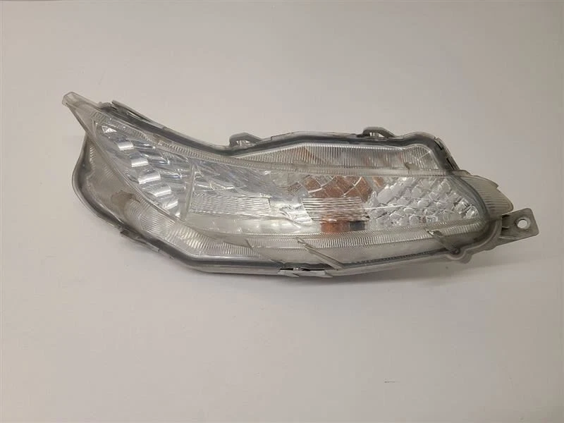 Luz de señal de giro para pasajeros derecha Toyota Camry 2015-2017 Foto 1 de 4
