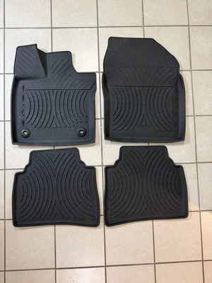 Alfombrillas originales para todo tipo de clima Toyota Prius Prime/PHEV 2023-2026 genuinas de fábrica  Foto 1 de 4