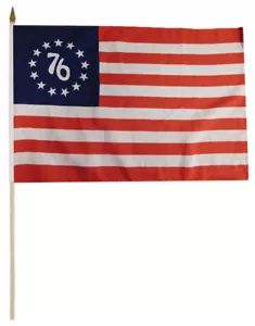 Lote de 3 Betsy Ross 76 Histórico 100D 12"x18" Palo Bandera 30" Bastón Madera - Imagen 1 de 1