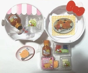 MGA's Miniverse Make It Mini Food Hello Kitty Mini Display Box Food - Picture 1 of 1