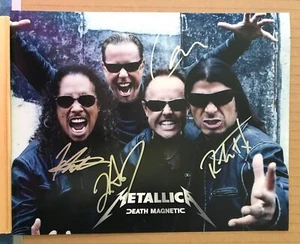 AUTOGRAPH PHOTO - METALLICA - 8 x 10 - Picture 1 of 1