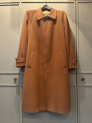 Saks Fifth Avenue 100% Cashmere Coat Made in Italy Very Good Condition Size 42 R - Image 1 of 3