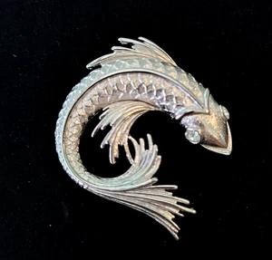 Monet Silber Koi Fisch Brosche mit weißen Strass Kristall Augen - Bild 1 von 5