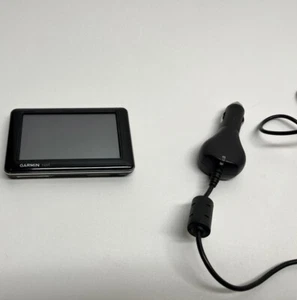 Garmin Nuvi 1690 GPS 4.3” w/ Base, Car Charger, USB Charger Bundle - Picture 1 of 7