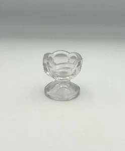 Cut Glass Pedestal Footed Open Salts Cellar Trinket Ring Dish - Picture 1 of 11