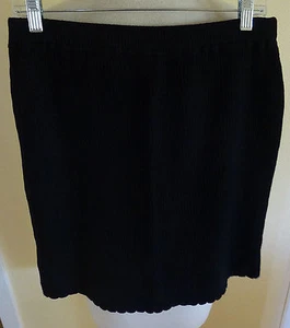 ST. JOHN RIBBED KNIT BLACK KNEE LENGTH SCALLOP HEMLINE PENCIL CAREER SKIRT LN 8 - Picture 1 of 1
