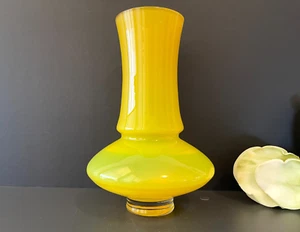 Bo Borgström for Åseda - Glass Art - 1960s Sweden Yellow Glass Vase - Picture 1 of 16