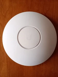 Ubiquiti Unifi UAP-AC-LR Access Point 802.3af PoE 3x3 mimo 2.4 GHz 2x2 mimo 5GHz - Photo 1/7