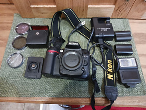 Nikon D7000 Digital Camera Body - 2 Batteries - Charger - Accessories - READ
