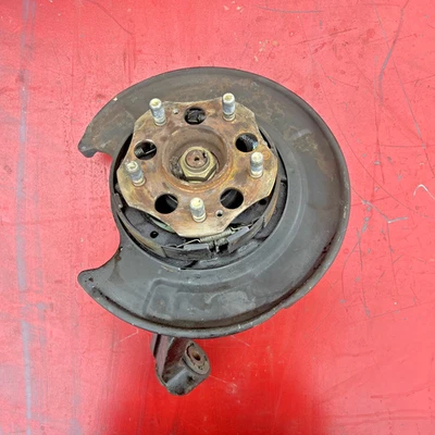 03-11 Element pasajero derecho trasero OEM husillo nudillo tracción delantera Foto 1 de 2