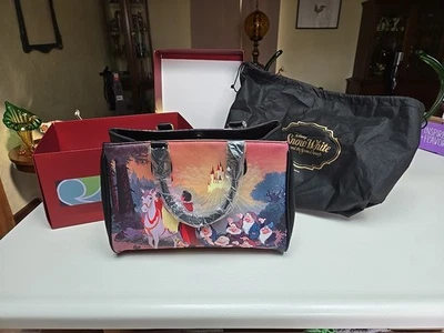 BOLSO FLY SALÓN 80 ANIVERSARIO DISNEY SNOW WHITE & THE SEVEN DWARFS #126/1000 Foto 1 de 4