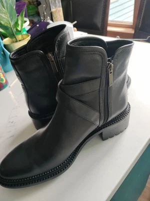 Aquatalia Oreena Ankle Boots Womens Sz 9M Zipper 456903 Italy - Image 1 of 4