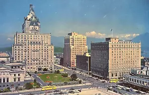Postcard Vancouver B.C. Canada • The City & North Shore Mountains • Yellow Buses - Picture 1 of 2