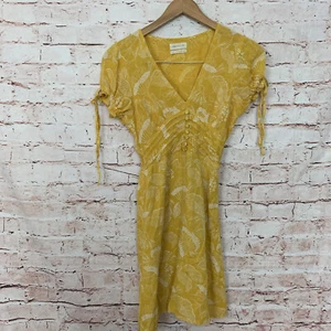 Urban Outfitters Yellow Floral Fit And Flare Dress Womens Size Xs - Picture 1 of 7