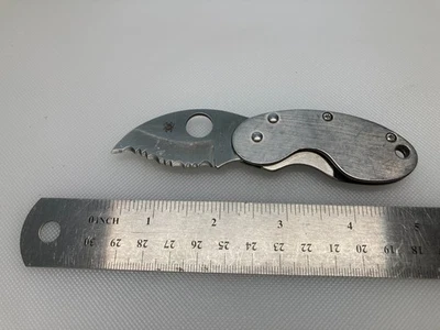 Spyderco Cricket VG-10 Stainless Steel Frame Lock Knife Seki City, Japan - Image 1 of 4