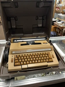 Sterling Cartridge SMITH CORONA Typewriter With Case, POWERS ON - Picture 1 of 14