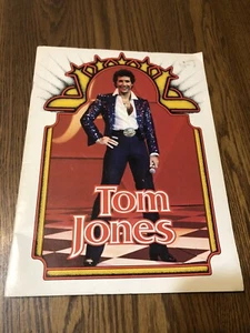 Singer Tom Jones Autographed Booklet - Picture 1 of 10