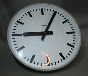 Montre d'appoint Siemens pour horloge d'usine environ 35 cm 12/24 (-60) volts type A200 anneau gris (200) - Photo 1/6