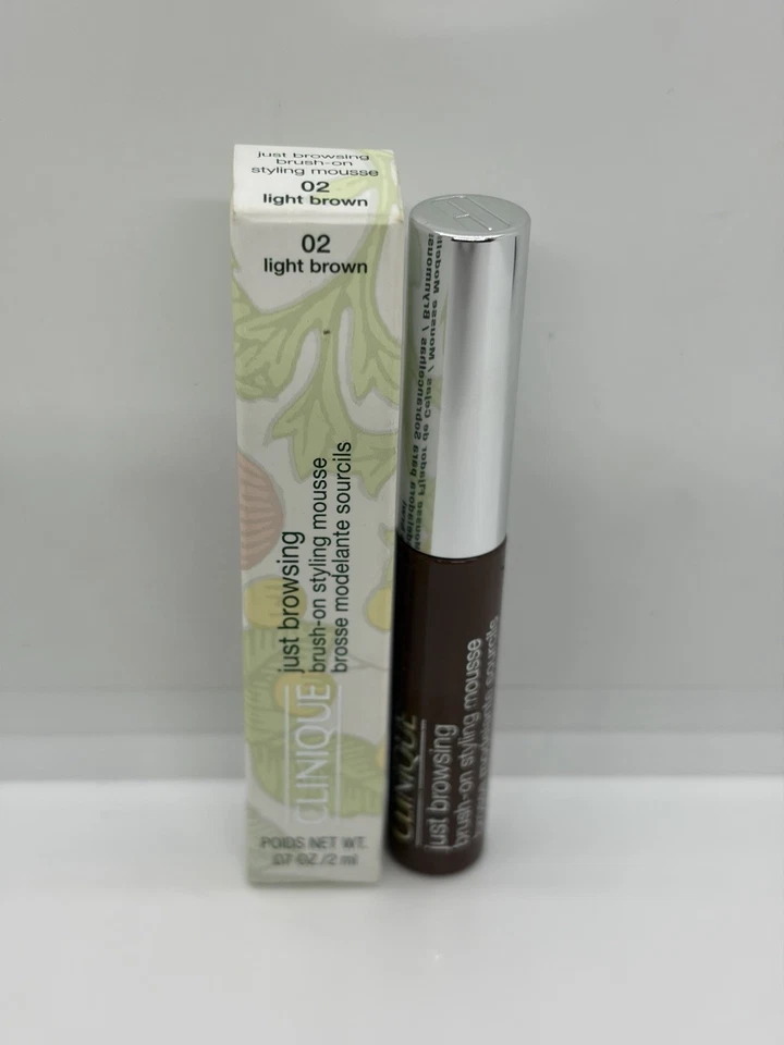 Clinique Nuevo Cepillo Just Browsing Mousse de Estilo Marrón Claro para Cejas Foto 1 de 4