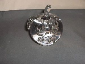 Vintage Langsam-Billig Kunst Glas Kristall Apfel Briefbeschwerer Blasen signiert SCHÖN - Bild 1 von 5