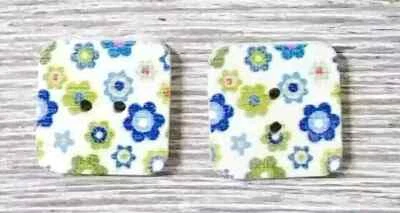square wood sewing buttons 2 holes 1/2 inch flower blue green white 2pc new - Image 1 of 2