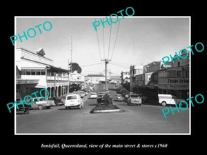 FOTO ANTIGUA TAMAÑO POSTAL DE INNISFAIL QUEENSLAND THE MAIN ST & STORES c1960 2 - Imagen 1 de 1