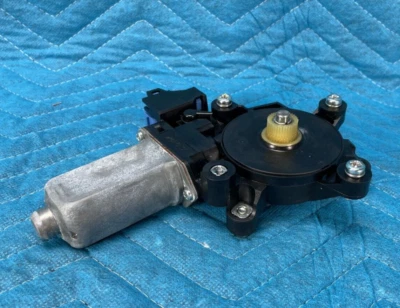 Infiniti Nissan 80730-1LE0B Front Left or Right Door Window Regulator Motor OEM - Image 1 of 4