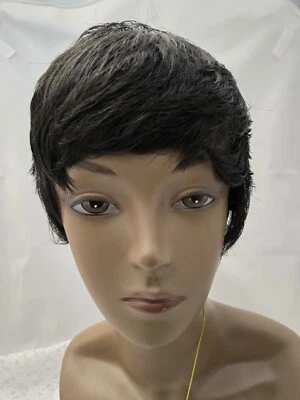 Pelucas, sintéticas, cortas Foto 1 de 4