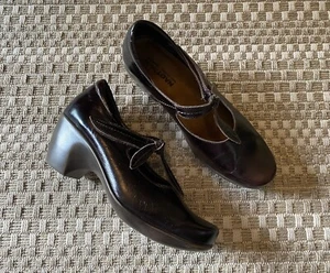 Naot Pleasure Espresso Lackleder High Heel Mary Janes Pumps Schuhe 39 / 8 - Bild 1 von 8