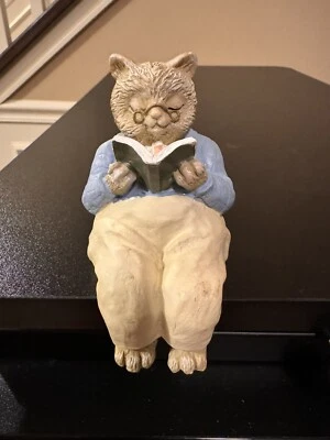 Vintage Russ Berrie & Co. Кошки Кентербери чтения Cat фигурка - Изображение 1 из 4