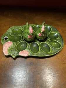 Kleine Teufel Eierplatte mit Huhn S & P Shaker, so süß hängend in der Küche - Bild 1 von 12