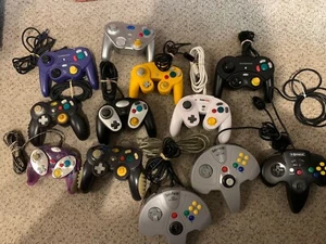12 Nintendo N64 & Gamecube Mixed Controllers For Parts Untested Or Not Working - Picture 1 of 13
