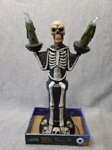 Candelabro Gemmy Skeleton Halloween 4921365 Movimiento Sonido Activado Embrujado - Imagen 1 de 4