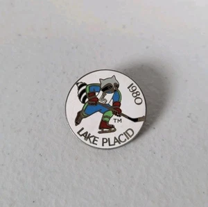 Roni Raccoon Lapel Pin Lake Placid 1980 Olympic Winter Games Hockey VTG #397 - Picture 1 of 3